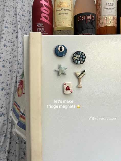 Clay Fridge Magnets, Realistic Paper Flowers, Clay Fridge, Pinterest Contest, Keramik Design, Pottery Crafts, Diy Pottery, Diy Clay Crafts, Bullet Journaling