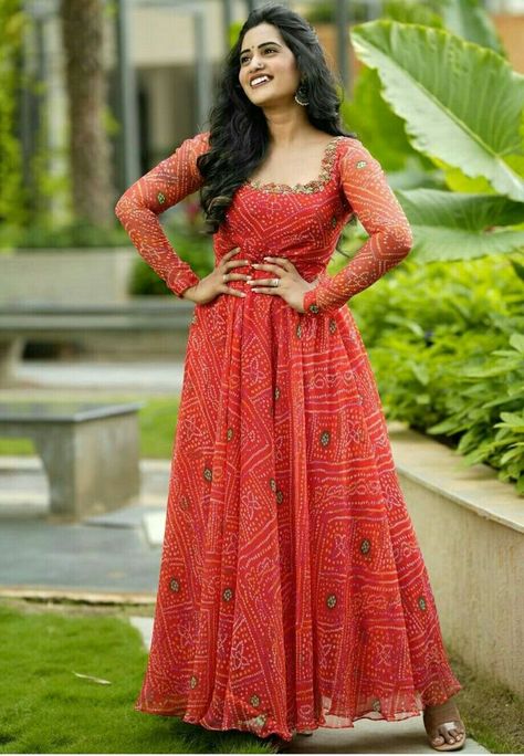 South Indian Anarkali Dresses, Long Frock Patterns, Latest Long Frock Designs, Bandhani Dress Pattern, Bandhani Anarkali, Indian Anarkali Dresses, Designer Dresses Couture, Anarkali Designs, Diy Maxi Dress