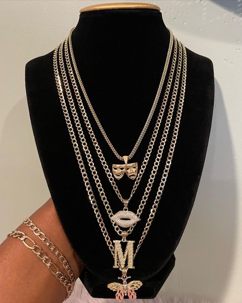 Necklaces Black Women, Cali Jewelry, Necklace Business, Maximalist Jewelry, Custom Gold Jewelry, Xoxo Jewelry, Necklaces Black, Dope Jewelry Accessories, Birthday Week