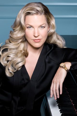 Diana Krall                                                                                                                                                                                 More Cry Me A River, Diana Krall, Jazz Artists, Cool Jazz, Soul Jazz, Women In Music, Smooth Jazz, Jazz Musicians, Jazz Blues