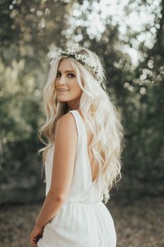 Wedding Hair Side Swept, Hair Side Swept, Boho Bride Hair, Floral Crown Bride, Amazing Wedding Makeup, Beautiful Wedding Makeup, Crown Bride, Wedding Hair Side, Best Wedding Makeup