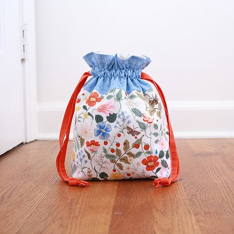 Lined Drawstring Bag, Drawstring Bag Diy, Drawstring Bag Tutorials, Drawstring Bag Pattern, Bag Video, Small Drawstring Bag, Bags Patterns, Sewing And Quilting, Bag Pattern Free