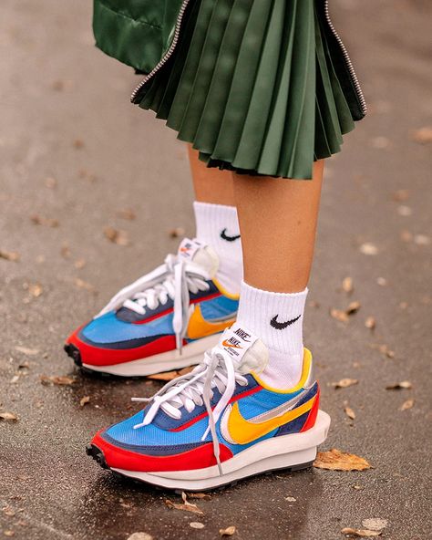 Italian Street Style, Best Sneaker, Sneaker Trend, Sneaker Outfits, Colorful Sneakers, 여름 스타일, Sneakers Street Style, Streetwear Mode, Sneakers Mode