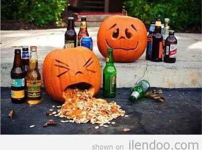 Frat Pumpkin will be OK in a second, don't throw his beer away. | 28 Pumpkins Who Are Clearly Alcoholics Halloween Drinking Games, Unique Pumpkin Carving Ideas, Amazing Pumpkin Carving, Pumpkin Pictures, Fröhliches Halloween, Halloween Traditions, Adornos Halloween, Zucca Halloween, Halloween Pictures