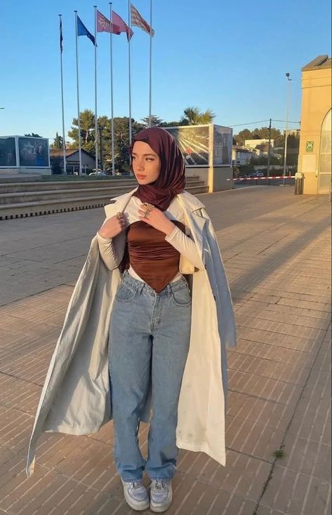 Trendy Modest Outfits Street Styles, Trendy Modest Outfits, Modest Hijab, Hijab Look, Street Hijab Fashion, Modesty Outfits, Mode Turban, Muslim Outfits Casual, Muslim Fashion Hijab Outfits