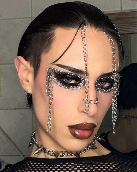 Chain Makeup Look, Chain Eye Makeup, Festival Make Up, Punk Makeup, Drag Makeup, Photoshoot Makeup, Unique Makeup, Eye Makeup Designs, Edgy Makeup