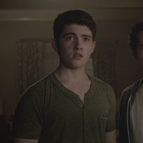 Young Derek Hale, Ian Nelson, Hunger Games Tributes, Country Day School, Teen Wolf Ships, Wolf Character, Beacon Hills, Derek Hale, Hope Mikaelson