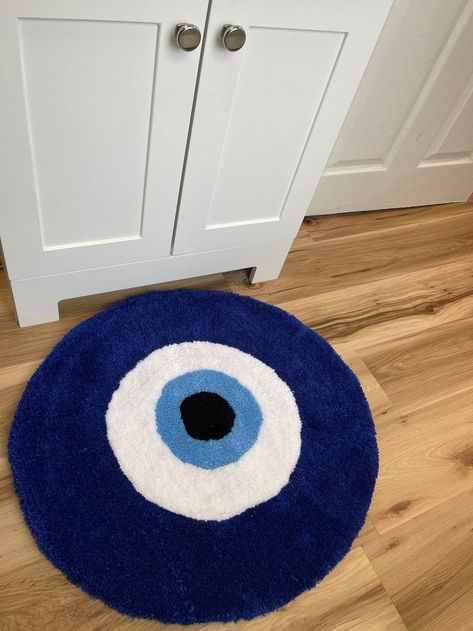 Rug Tufting Inspiration, Tuft Rug Ideas, Hand Tufted Rugs Design, Rug Tufting Design, Alternative Flooring Ideas, Rug Making Diy, Evil Eye Room, Tuffed Rug, Cool Rugs For Bedroom