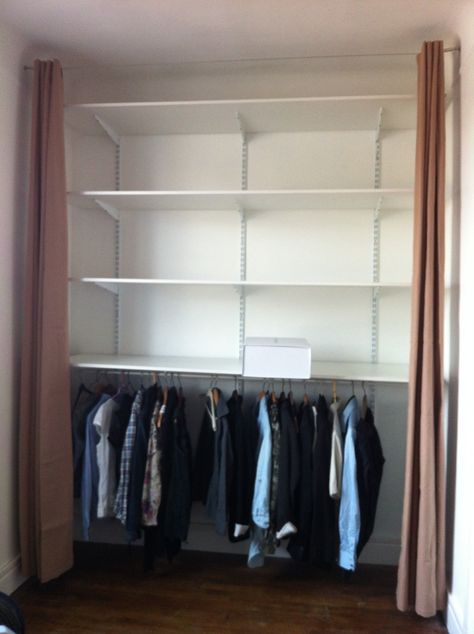 Dressing fait maison Clothes Storage Without A Closet, Diy Dressing, Make A Closet, Room Organisation, Simple Closet, Clothes Closet Organization, Open Closet, Bedroom Closet Design, Small Closet