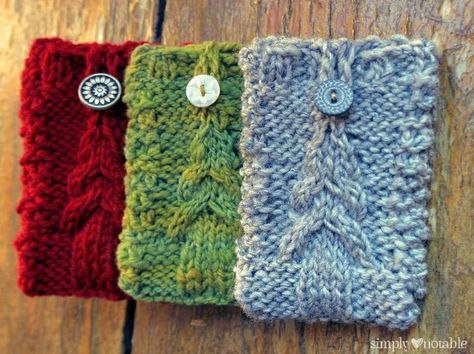 Our original cabled Gift Card-igan Knitting Pattern has been such a popular pattern that I... Gift Card Holder Diy, Knit Dishcloth Pattern, Christmas Tree Gift, Knitted Items, Easy Knitting Projects, Washcloth Pattern, Gift Card Holders, Holiday Gift Card, Diy Gift Card