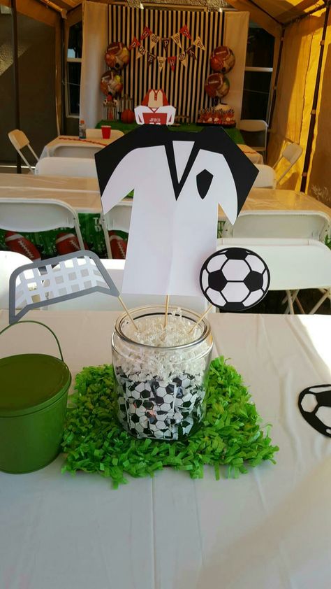 Soccer table centerpiece for sports theme birthday party! Sports Birthday Party Ideas, Soccer Birthday Theme, Soccer Centerpieces, Sports Party Centerpieces, Soccer Theme Parties, Birthday Theme Decoration, Sonic Birthday Parties, Sports Theme Birthday, Sports Birthday Party