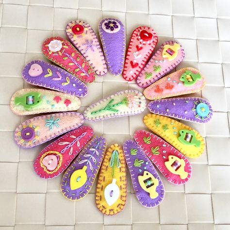 Felt Barrettes, Diy Hair Accessories Beads, Fish Hair Clip, Fish Hair, Toddler Stocking Stuffers, Felt Hair Accessories, Felt Yarn, Stocking Stuffers For Girls, Felt Hair Clips