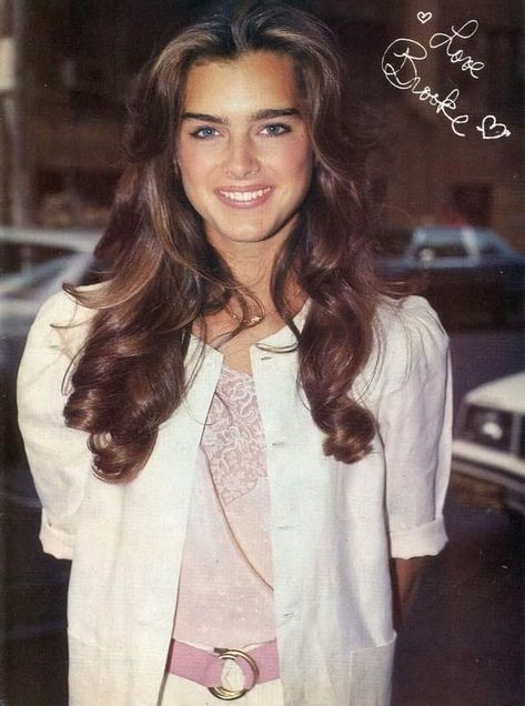 80s Haircuts, Hairstyle Ideas For Short Hair, Ideas For Short Hair, 80s Hair, Blowout Hair, 90s Hairstyles, Brooke Shields, Fluffy Hair, Brunette Hair