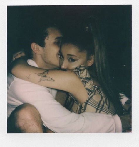 Ariana Grande Engaged, Dalton Gomez, Ariana Grande Fans, Ariana Grande Cute, Ariana Grande Style, Ariana Grande Wallpaper, Ariana Grande Photos, Ariana Grande Pictures, Ariana G