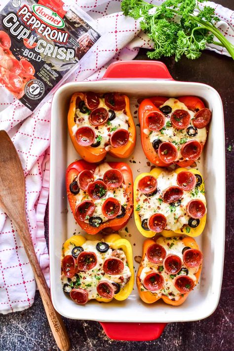 Pizza Stuffed Peppers Pizza Stuffed Peppers, Low Calorie Pizza, Lemon Tree Dwelling, Veggie Main Dishes, Hormel Recipes, Pizza Style, Hot Italian Sausage, Sausage And Peppers, Sauteed Veggies