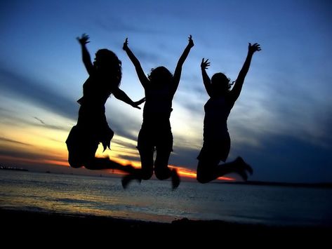 Friends Group Photo, Friends Celebrating, Best Friend Images, Friends Picture Frame, Cute Babies Photography, Three Best Friends, Three Girls, Friend Pictures Poses, Girl Friendship