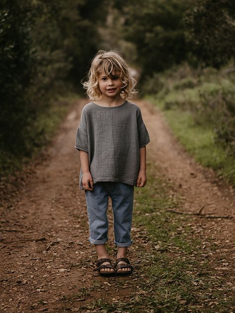 The perfect spring staple, our Muslin Top is a relaxed-fit t-shirt style made from our airy organic cotton muslin. Sizes up to 24mo include a coconut button at the back for easy on and off. This top pairs like a dream with our Muslin Short or Muslin Trouser. • Discover our matching adult’s version here• Composition: 100% GOTS organic cotton muslin• Available in: SAGE, LEAD GRAY, ECRU, ANTIQUE ROSE• Made with love in Portugal Gender Neutral Kids Clothes, Childrens Leggings, Spring Staples, Baby Fits, Wardrobe Inspiration, Childrens Dress, T Shirt Style, Cotton Muslin, Muslin Cotton