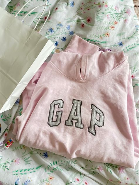 Gap Aesthetic Outfit, Affordable Gap Hoodie, Gap Hoodie Aesthetic, Vintage Gap Hoodie, Pink Gap Hoodie, Gap Sweater Outfit, Gap Hoodie Outfit, Gap Hoodies, Funky Closet