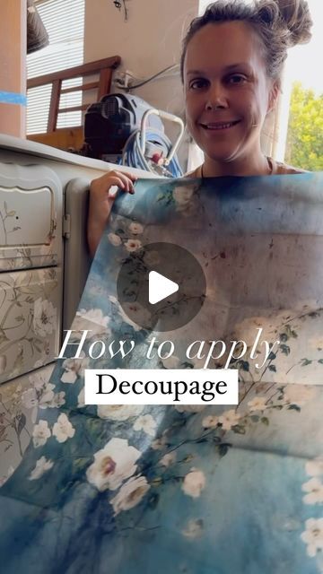 Decoupage Tissue Paper On Wood, Decoupage Tissue Paper Furniture, Decoupage Dried Flowers, How To Decoupage Furniture Tutorials, Decoupage Paper For Furniture, How To Use Decoupage Paper, How To Do Decoupage, How To Decoupage Laminate Furniture, Items To Decoupage