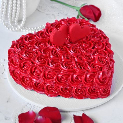 Love Shape Cake, Heart Cake Recipes, Valentines Cakes, Heart Cake Design, Hearts Cake, Valentine Cakes, The Feeling Of Love, Chocolate Cream Cake, Rodjendanske Torte