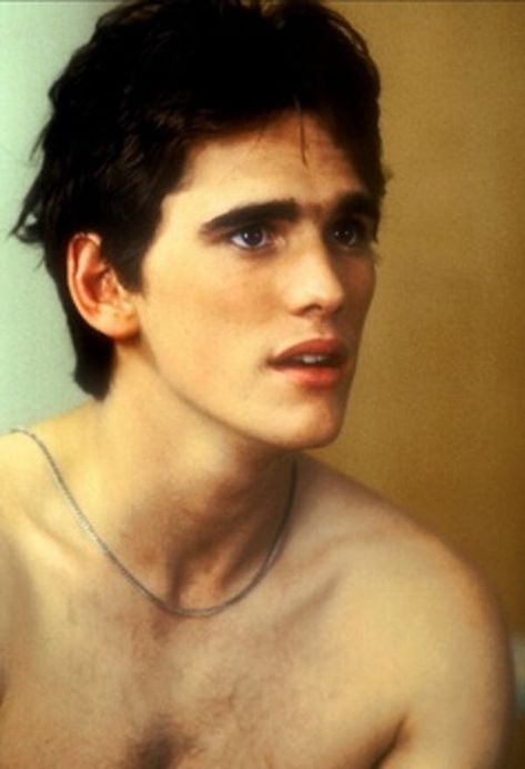 20 Photos of Matt Dillon When He Was Young The Outsiders Characters, Outsiders Characters, Matt Dillon The Outsiders, Dally Winston, Young Matt Dillon, Older Guys, Outsiders Movie, Dallas Winston, Matt Dillon