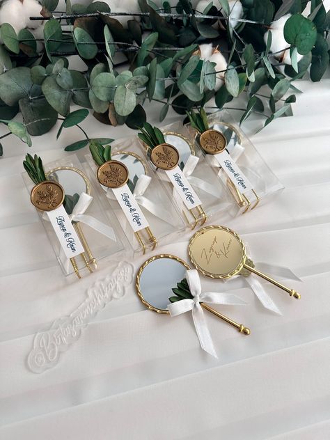 Decorative mini hand mirror, Bulk wedding gift, Premium wedding gift, Luxury gift, Engagement Gift, Bridal Shower Gifts, Wedding gift Engagement Favours, Bridal Shower Favours, Luxury Wedding Gifts, Souvenir Wedding, Branch Leaves, Couple Name, Engagement Favors, Bridal Favors, Gift Luxury