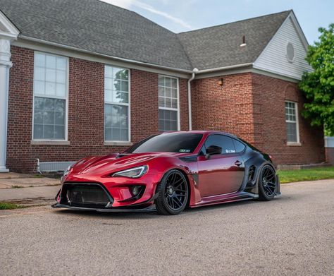 Brz Wrap Ideas, Toyota 86 Custom, Subaru Brz Custom, Brz Car, Toyota Gr86, Civic Car, Slammed Cars, Gr 86, Scion Frs