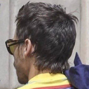 Harry Styles New Haircut, Harry Styles Details, Harry Styles Haircut, Harry Styles Hair, Sweet Boyfriend, Hair Mullet, One Direction Harry Styles, Harry Styles Pictures, Old Money Style