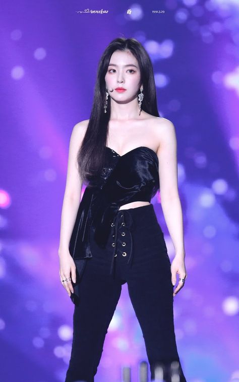 10+ Times Red Velvet's Irene Was A Gorgeous Stunner In Beautiful Black Outfits - Koreaboo Red Velet, Irene Red Velvet, Stage Outfit, Velvet Clothes, Red Velvet Irene, Velvet Fashion, Kpop Outfits, Stage Outfits, On Stage