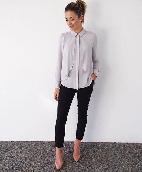 16 Outfits para las que no quieren usar vestido el día de su graduación Corporate Attire Women, Stile Casual Chic, Birkenstock Outfit, Work Outfit Office, Wardrobe Makeover, Corporate Attire, Office Casual Outfit, Professional Wear, Summer Work