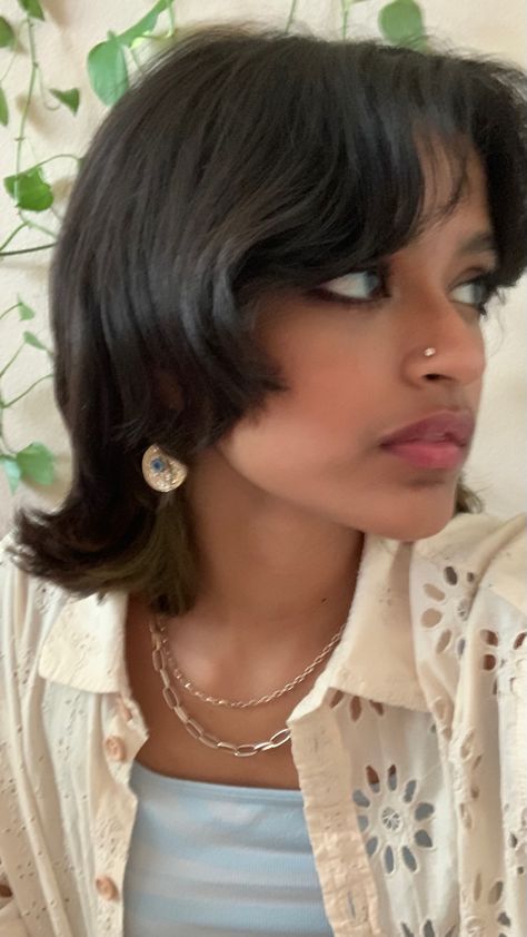 Short Hairstyles For Indian Women, Desi Hairstyles For Short Hair, Short Hair Desi Aesthetic, South Asian Haircuts, Desi Short Hair, Short Hairstyle Women Indian, Desi Hairstyles Short Hair, Short Hair Indian Women, Indian Short Haircut