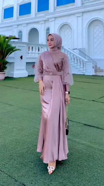 Baju Bridesmaid Muslim, Bridesmaid Muslim, Dress Brokat Modern, Dress Muslim Modern, Braidsmaid Dresses, Bridesmaid Satin, Fashion Show Dresses, Bride Dress Simple, Model Gamis