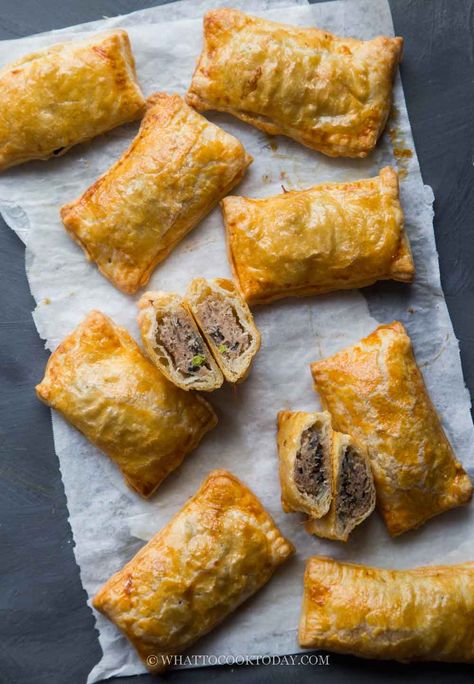 Vietnamese Pate Recipe, Vietnamese Pork, Pate Recipes, Meat Pies, Vietnamese Cuisine, Puff Pastry Sheets, Pork Pie, Flaky Pastry, Meat Pie