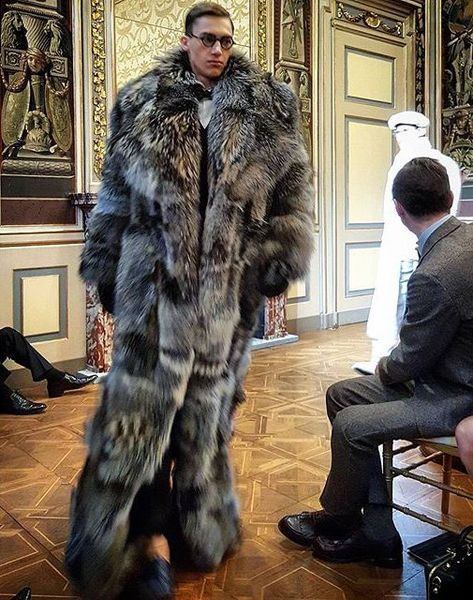 Mens Fur Coat, Long Fur Coat, Mens Fur, Fur Clothing, Fashion Suits For Men, Fire Fits, Sharp Dressed Man, Mens Winter Fashion, Leather Jacket Men