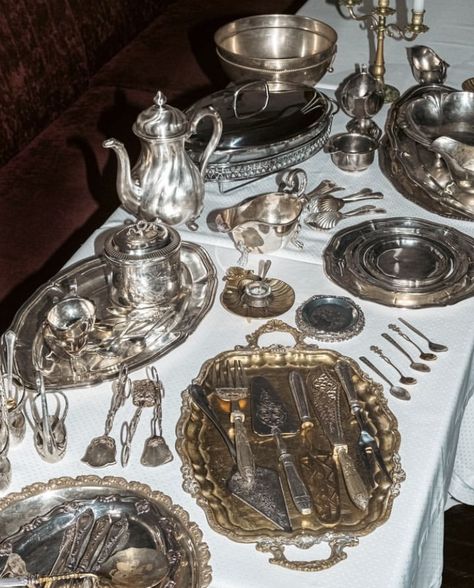 Victorian Party Aesthetic, Silver Plate Decor, 1900s Aesthetic, Victorian China, French Provincial Kitchen, Victorian Party, Silver Platters, Dining Etiquette, Antique Aesthetic