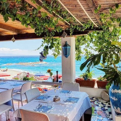 Best Restaurants In Catania, What To Eat In Sicily, Catania Sicily Restaurant, Best Restaurants Taormina, Sicily Italy Restaurants, Taormina Sicily Restaurant, Sicily Outfits September, Palermo Sicily Restaurant, Best Restaurants In Sicily