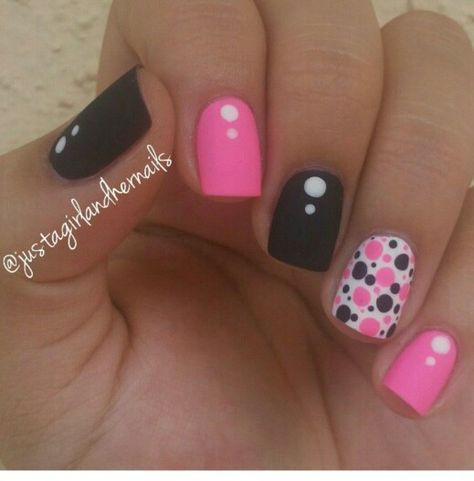 Pink And Black Summer Nails, Pink Black White Nails, Pink And Black Short Nails, Black And Baby Pink Nails, Pink White And Black Nails, Black And Pink Nails Short, Black And Pink Nails Ideas, Black Dot Nails, Jel Nails