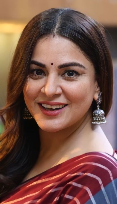 Shraddha Arya Hot, Shradha Arya, Shraddha Das, Shraddha Arya, Katrina Kaif Photo, Movie Cast, Indian Woman, Beautiful Dresses Short, Beautiful Dresses For Women