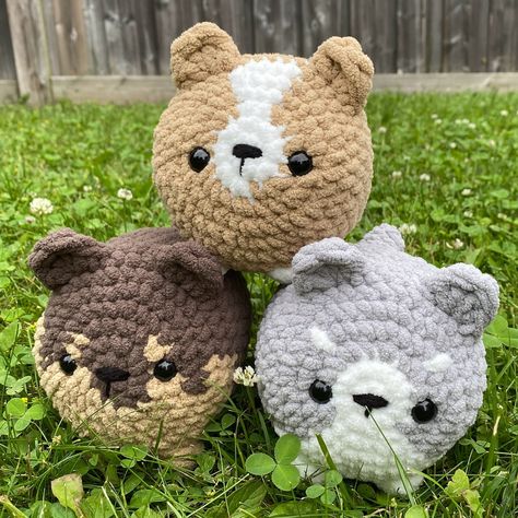 Loaf puppies 🐶 🍞 I am so obsessed with @kaysplushies puppy loaf pattern!!😭💗 So far I’ve made a Corgi, Husky, and German Shepherd 🥰 my favourite so far is probably the Corgi but let me know what your fav is! Pattern by @kaysplushies #creationsbyalyssa #crochet #crochetersofinstagram #crochetinspiration #crocheted #crochetlover #crochetdog #crochetpuppy #doglover #dog #dogloversgift #ontario #handmadeontario #ontariosmallbusiness #shopontario Husky And German Shepherd, Corgi German Shepherd, Puppy Corgi, German Shepherd Husky, Crochet Puppy, Handmade Plushies, Corgi Puppy, Crochet Fashion Patterns, Crochet Lovers