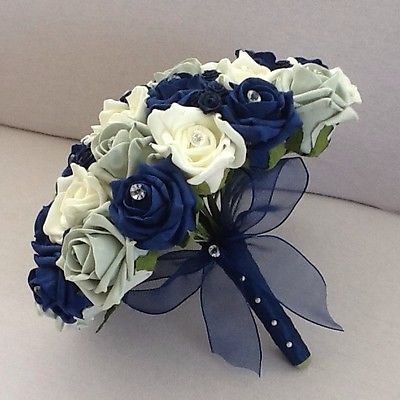 Wedding Flowers Navy Blue, Navy Wedding Flowers, Wedding Flower Guide, Cheap Wedding Flowers, Blue Wedding Bouquet, Wedding Bouquets Bride, Brides Bouquet, Blue Wedding Flowers, Wedding Brides