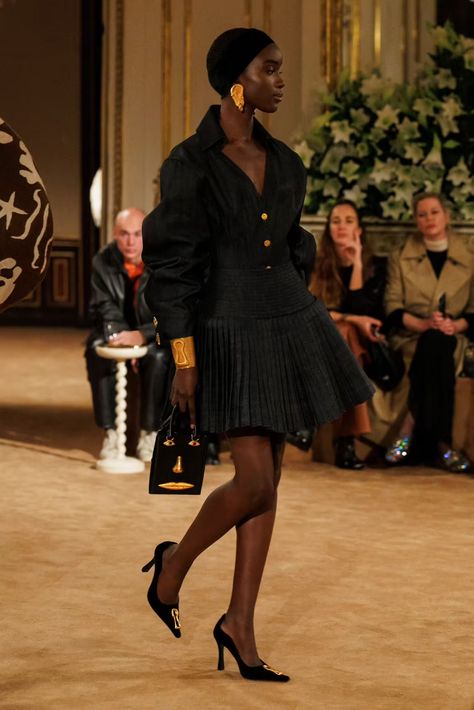 Maison Schiaparelli - Ready-to-Wear Fall-Winter 2023/24 : 19 / 34 - LOOK 19 Schiaparelli Ready To Wear, Fall 2023 Ready To Wear, Denim Set, Black Patent Pumps, Velvet Cocktail Dress, 2023 Ready To Wear, Pat Mcgrath, Japanese Denim, Runway Trends