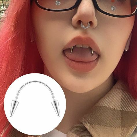 Teeth Piercing Jewelry, Piercings Bonitos, Lip Piercing Ring, Nail Piercing, Lip Stud, Smiley Piercing, Septum Piercings, Face Piercings, Nose Piercings