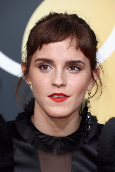 Emma Watson Brought Her Brand-New Baby Bangs to the 2018 Golden Globes Emma Watson Bangs, Trend Pony, Alex Watson, Emma Watson Hair, Alison Sudol, Golden Awards, Lucy Watson, Red Carpet Jewelry, Photo Emma Watson