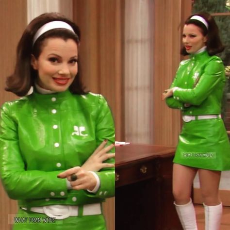 15 Memorable Outfits From The Nanny 15 Fran Fine Hair, Neon Green Outfits, Nanny Outfit, 70s Inspired Outfits, Engagement Gown, Todd Oldham, Hot Pink Shirt, Fran Drescher, Colorful Characters