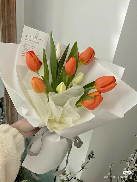 Study Vlog, Orange Bouquets, Birthday Wishes Flowers, Flower Bouquet Diy, Boquette Flowers, Tulip Bouquet, Bouquet Wrap, Flowers Bouquet Gift, Nothing But Flowers