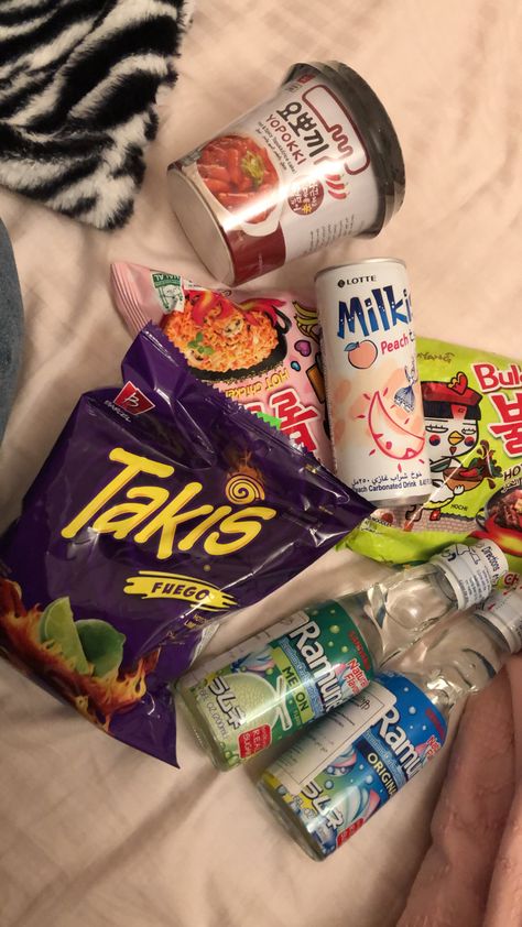 Obsession Aesthetic, Kreative Snacks, Asian Snacks, Junk Food Snacks, Cute Snacks, Food Snacks, Yummy Comfort Food, Japanese Snacks, Japan Food