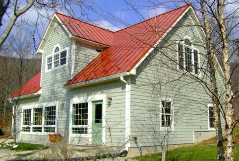 Green Siding, Red Roof House, Metal Roof Houses, Covered Backyard, Modern Roofing, Roof House, Metal Roofing, Roof Colors, Red Roof