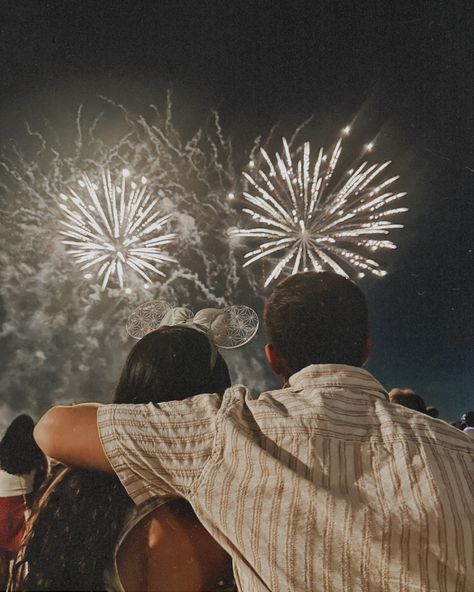 Couple Inspo pics, Disney world, Epcot, Disney fireworks #disneycouple #disneyworld #fireworks Cute Couple Pics At Disney, Epcot Photo Ideas Couples, Epcot Couple Pictures, Disney World Couple Pictures, Disney Couple Photos, Couple Inspo Pics, Epcot Photo Ideas, Disney Fireworks, Fireworks Photo