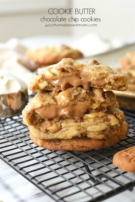 Cookie Butter Chocolate Chip Cookies Bakery Style Cookies, Levain Cookies, Levain Bakery, Biscoff Cookies, Cookie Butter, Butter Cookies Recipe, Gourmet Cookies, White Chocolate Chips, Easy Cookies