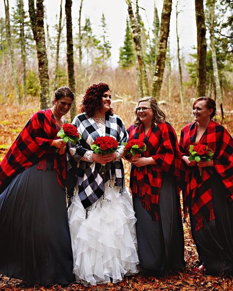 Bridesmaids, winter wedding, wedding inspiration, winter wedding theme, buffalo check shawls, bride, door county wedding, red bouquets, red and black wedding Buffalo Plaid Wedding Theme, Red And Black Bouquets, Wedding Themes Red, Black And Red Wedding Theme, Buffalo Plaid Wedding, Best Wedding Themes, Vintage Wedding Suits, Red Bouquets, Wedding Dresses Vintage Princess